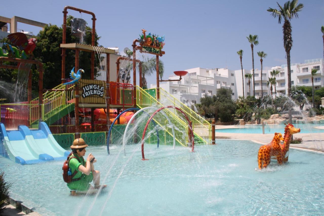 Mayfair Gardens Paphos Bagian luar foto