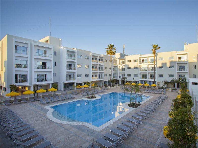 Mayfair Gardens Paphos Bagian luar foto