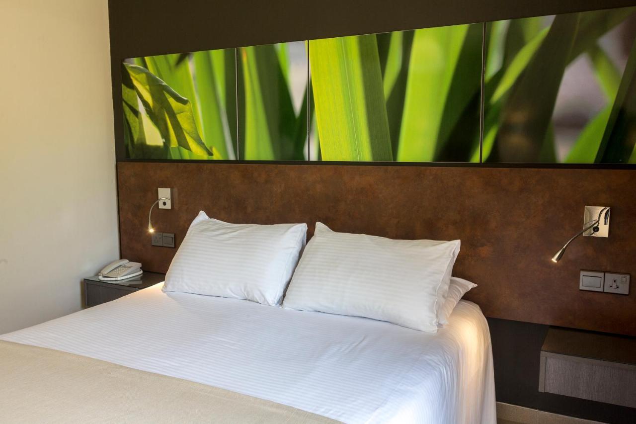 Mayfair Gardens Paphos Bagian luar foto