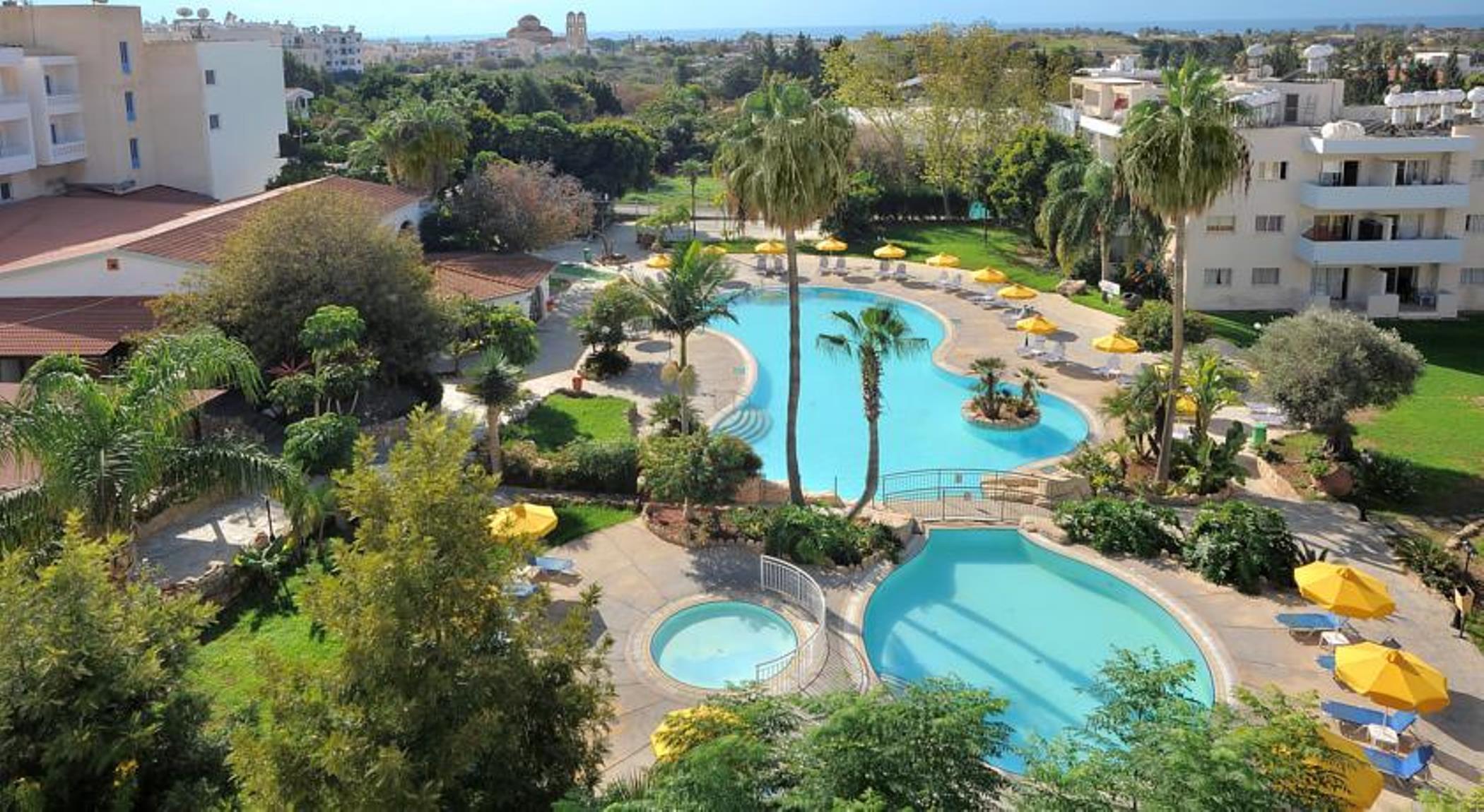 Mayfair Gardens Paphos Bagian luar foto