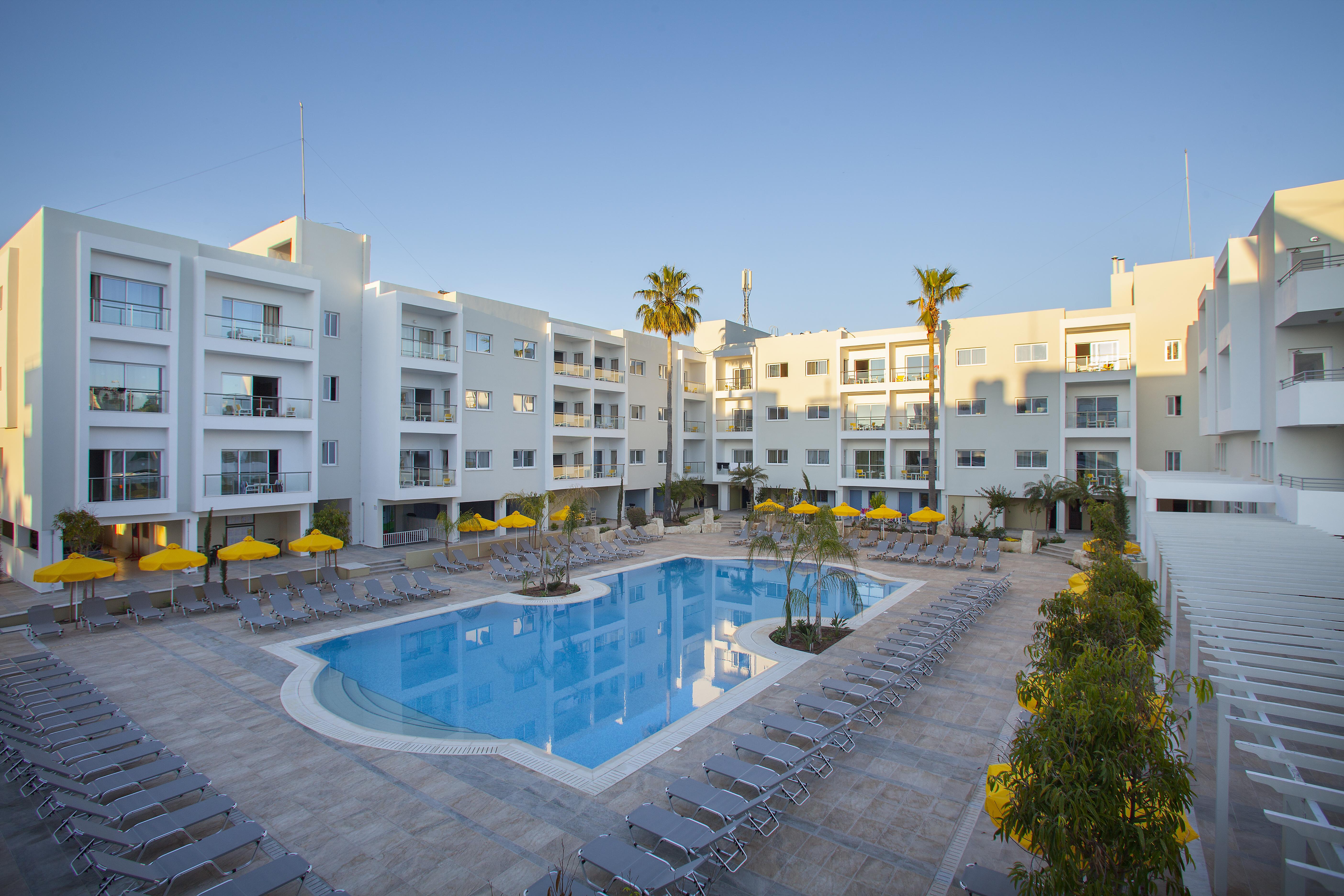 Mayfair Gardens Paphos Bagian luar foto