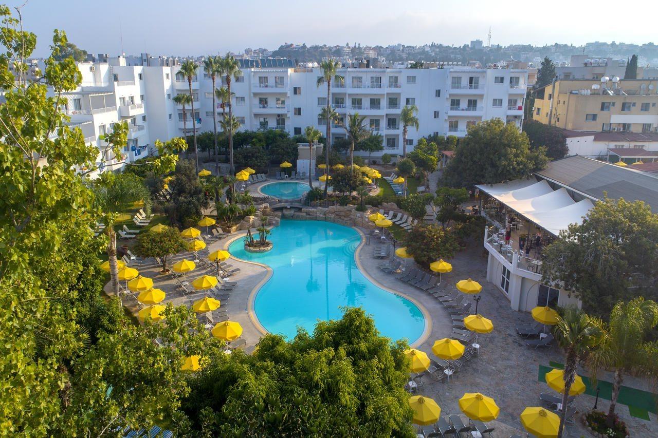 Mayfair Gardens Paphos Bagian luar foto