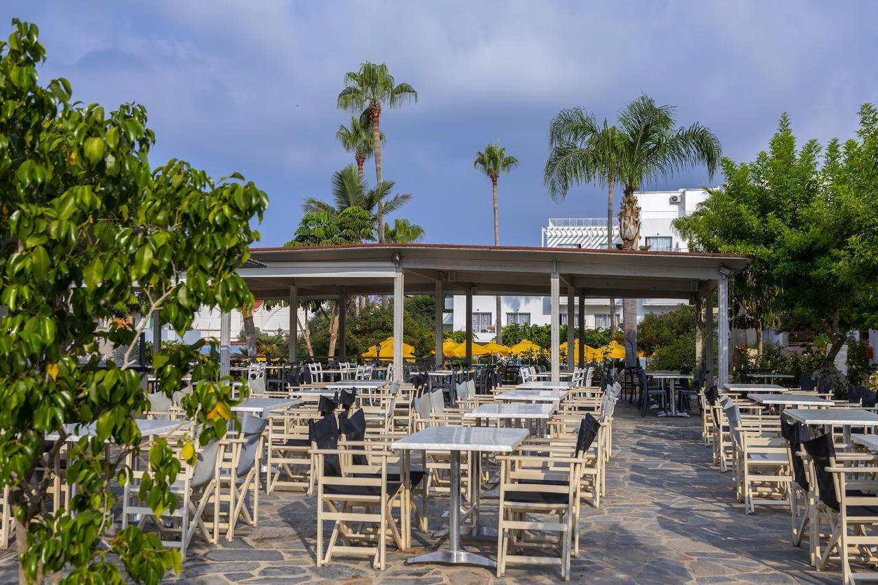 Mayfair Gardens Paphos Bagian luar foto