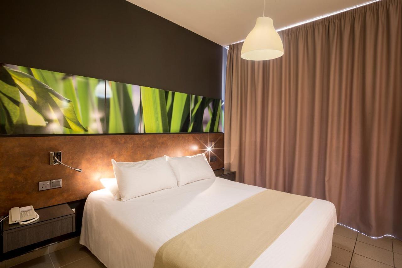 Mayfair Gardens Paphos Bagian luar foto