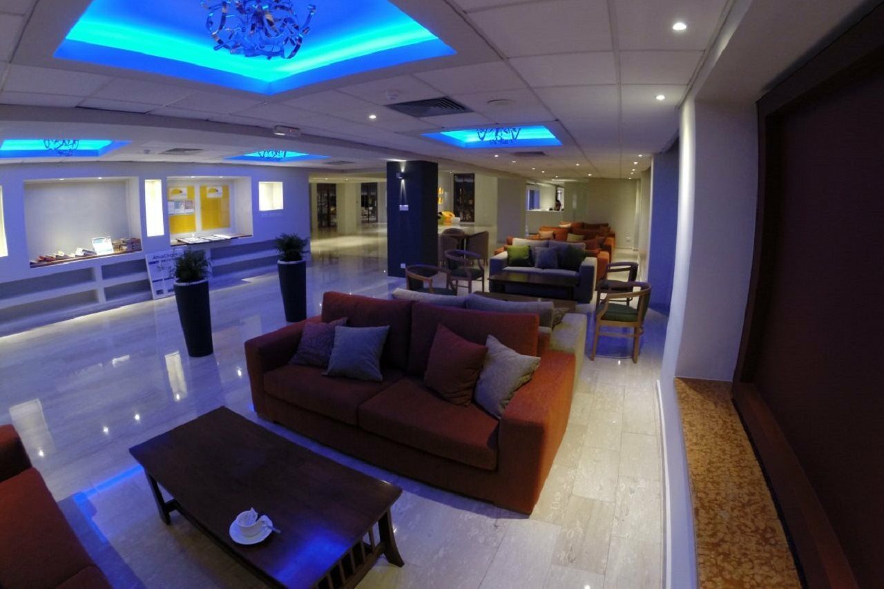 Mayfair Gardens Paphos Bagian luar foto