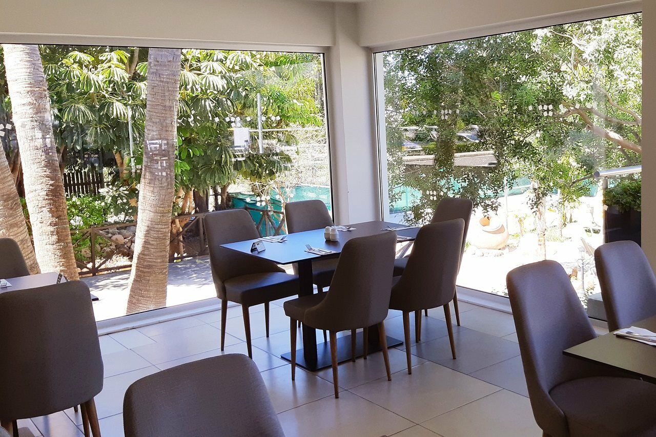 Mayfair Gardens Paphos Bagian luar foto